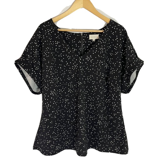 MELLODAY Tops - Melloday Top Womens Plus 1X Black White Short Sleeve Geometric